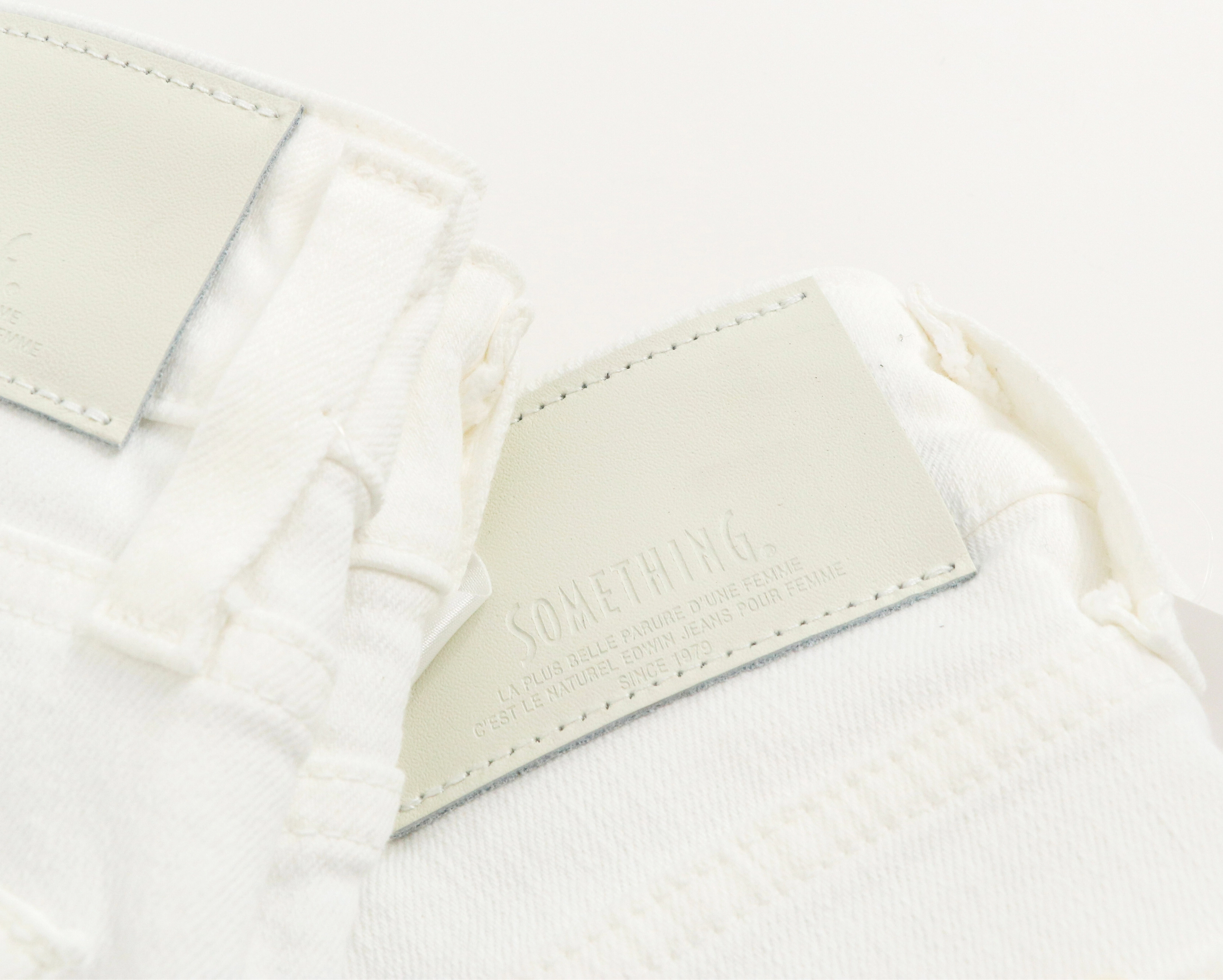 SOMETHING WHITE DENIM